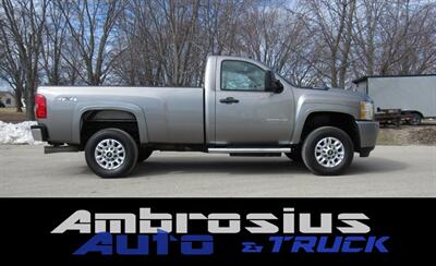 2013 Chevrolet Silverado 3500 Work Truck   - Photo 2 - Appleton, WI 54915