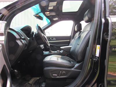 2016 Ford Explorer XLT   - Photo 3 - Appleton, WI 54915