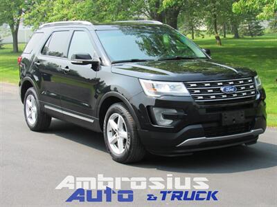 2016 Ford Explorer XLT   - Photo 1 - Appleton, WI 54915