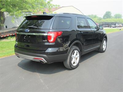 2016 Ford Explorer XLT   - Photo 6 - Appleton, WI 54915