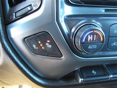 2017 Chevrolet Silverado 1500 LT - Photo 14 - Appleton, WI 54915