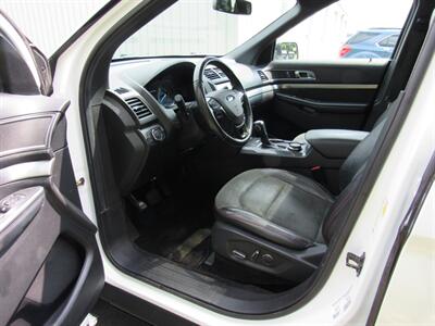 2018 Ford Explorer XLT - Photo 14 - Appleton, WI 54915