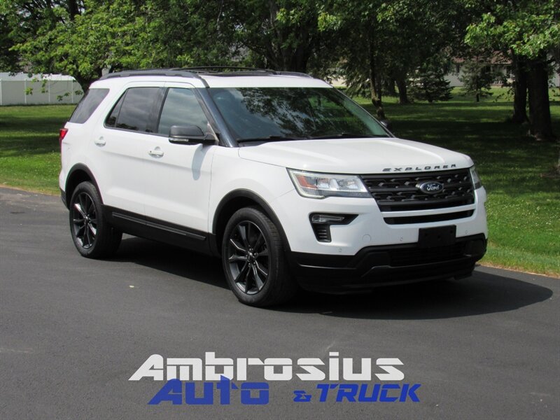 2018 Ford Explorer XLT   - Photo 1 - Appleton, WI 54915