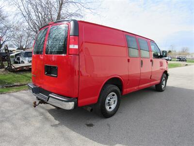 2017 Chevrolet Express 3500   - Photo 6 - Appleton, WI 54915