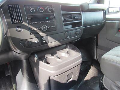 2017 Chevrolet Express 3500   - Photo 10 - Appleton, WI 54915