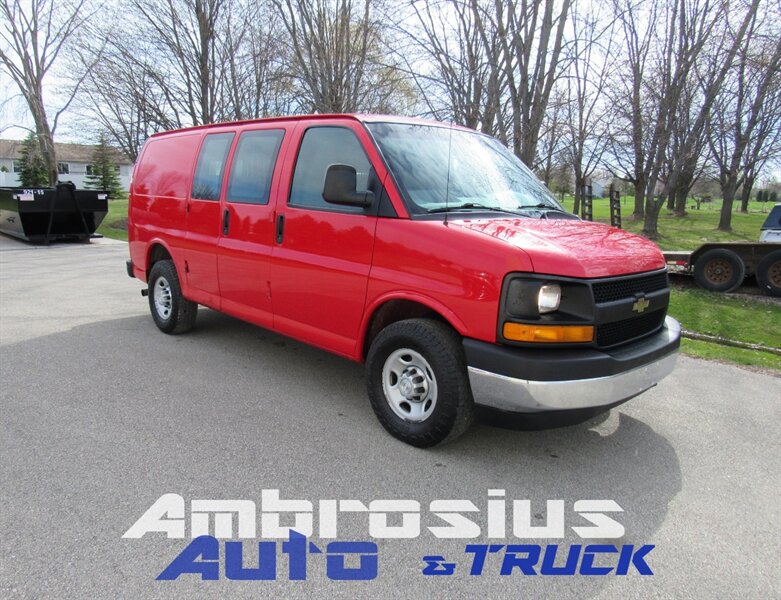 2017 Chevrolet Express 3500   - Photo 1 - Appleton, WI 54915