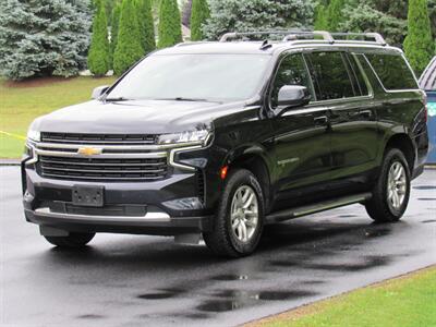 2021 Chevrolet Suburban LT   - Photo 4 - Appleton, WI 54915