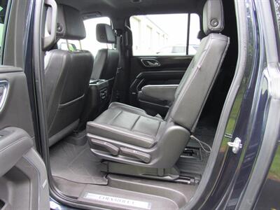 2021 Chevrolet Suburban LT   - Photo 22 - Appleton, WI 54915