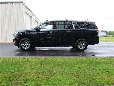 2021 Chevrolet Suburban LT   - Photo 5 - Appleton, WI 54915