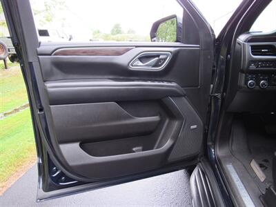 2021 Chevrolet Suburban LT   - Photo 26 - Appleton, WI 54915