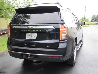 2021 Chevrolet Suburban LT   - Photo 6 - Appleton, WI 54915