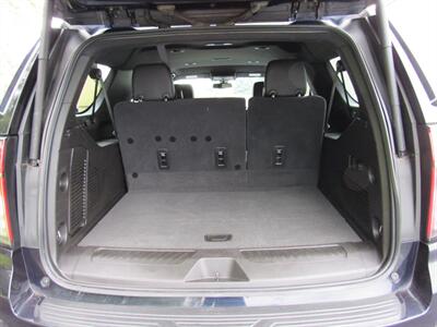 2021 Chevrolet Suburban LT   - Photo 12 - Appleton, WI 54915