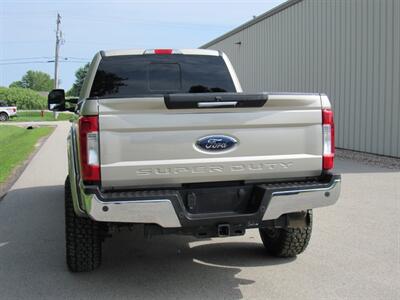 2017 Ford F-250 Super Duty Lariat   - Photo 7 - Appleton, WI 54915