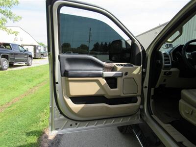 2017 Ford F-250 Super Duty Lariat   - Photo 18 - Appleton, WI 54915