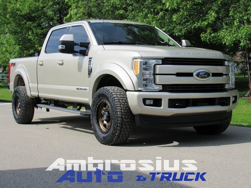 2017 Ford F-250 Super Duty Lariat - Photo 1 - Appleton, WI 54915