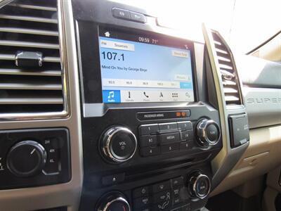 2017 Ford F-250 Super Duty Lariat   - Photo 23 - Appleton, WI 54915