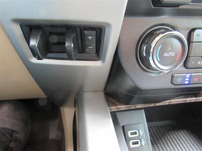 2017 Ford F-250 Super Duty Lariat   - Photo 31 - Appleton, WI 54915
