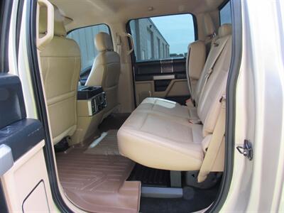 2017 Ford F-250 Super Duty Lariat   - Photo 25 - Appleton, WI 54915