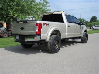 2017 Ford F-250 Super Duty Lariat   - Photo 6 - Appleton, WI 54915