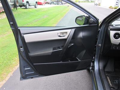 2018 Toyota Corolla LE   - Photo 8 - Appleton, WI 54915