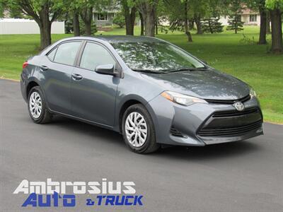 2018 Toyota Corolla LE   - Photo 1 - Appleton, WI 54915