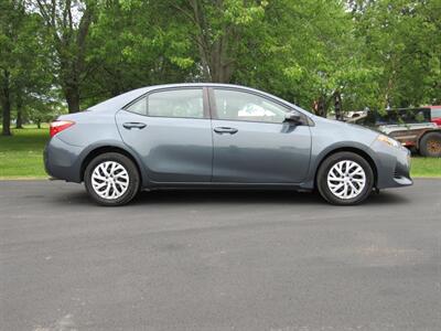 2018 Toyota Corolla LE   - Photo 2 - Appleton, WI 54915