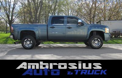 2007 Chevrolet Silverado 2500 LT1 LT1 4dr Crew Cab   - Photo 2 - Appleton, WI 54915