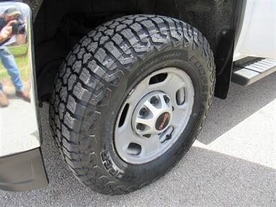 2018 GMC Sierra 2500   - Photo 5 - Appleton, WI 54915