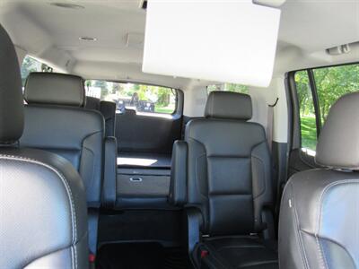 2015 GMC Yukon XL SLT   - Photo 15 - Appleton, WI 54915