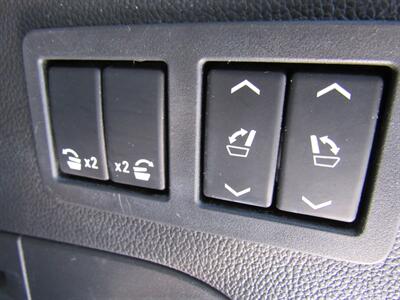 2015 GMC Yukon XL SLT   - Photo 20 - Appleton, WI 54915