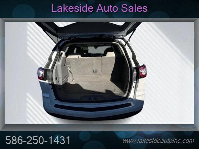 2016 Chevrolet Traverse LT   - Photo 9 - Clinton Township, MI 48036