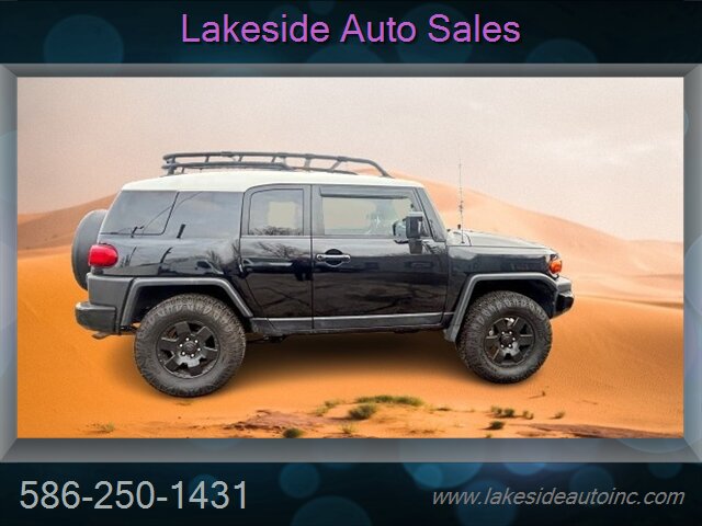 2007 Toyota FJ Cruiser 4dr SUV - Photo 3 - Clinton Township, MI 48036