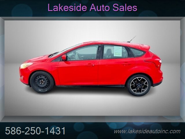 2012 Ford Focus SE - Photo 8 - Clinton Township, MI 48036