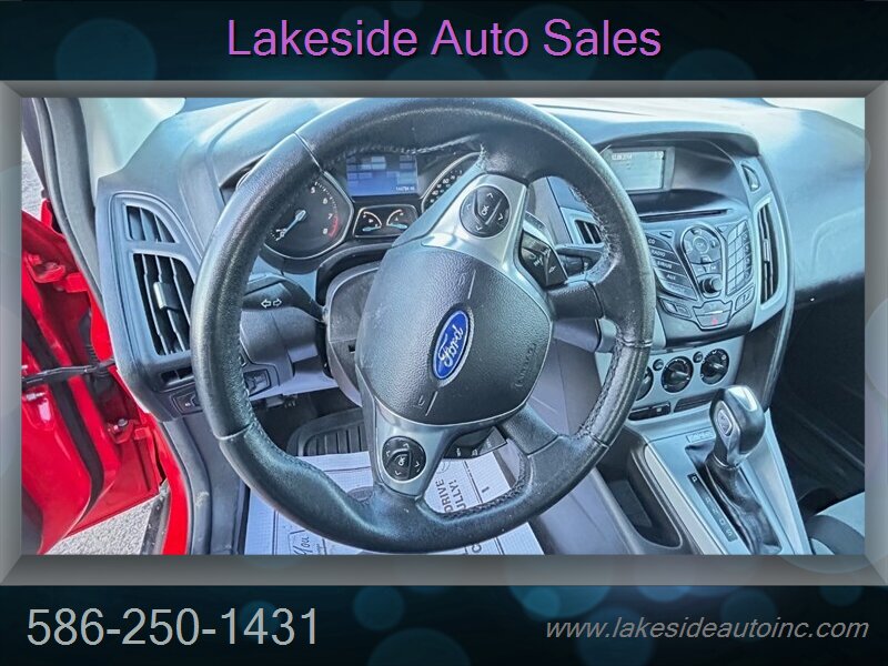 2012 Ford Focus SE - Photo 11 - Clinton Township, MI 48036