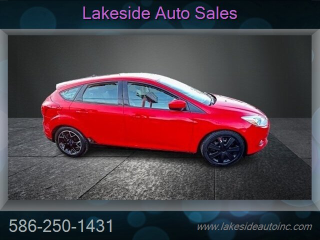 2012 Ford Focus SE - Photo 5 - Clinton Township, MI 48036