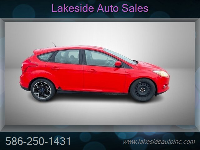 2012 Ford Focus SE - Photo 4 - Clinton Township, MI 48036