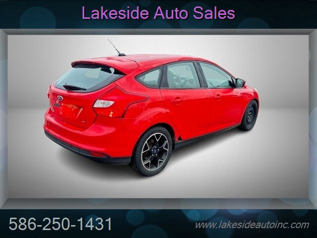 2012 Ford Focus SE - Photo 5 - Clinton Township, MI 48036