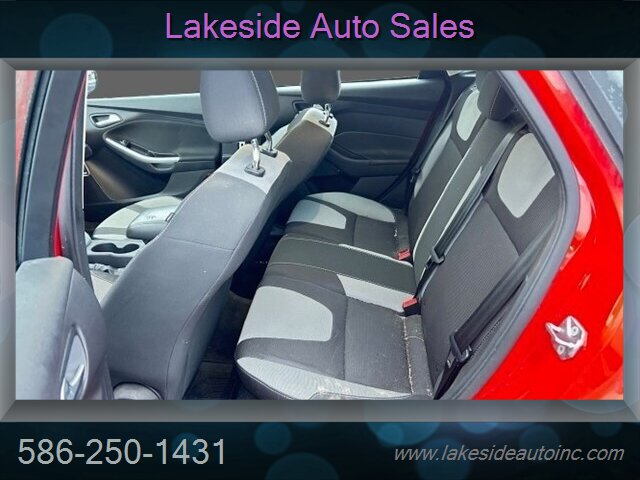 2012 Ford Focus SE - Photo 14 - Clinton Township, MI 48036