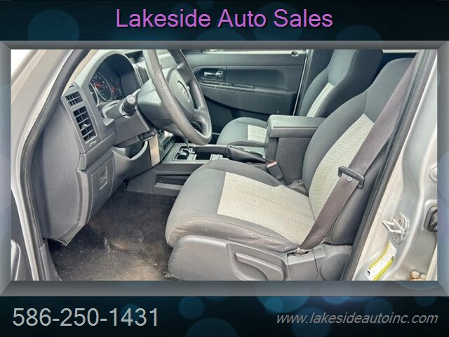 2010 Jeep Liberty Sport   - Photo 11 - Clinton Township, MI 48036
