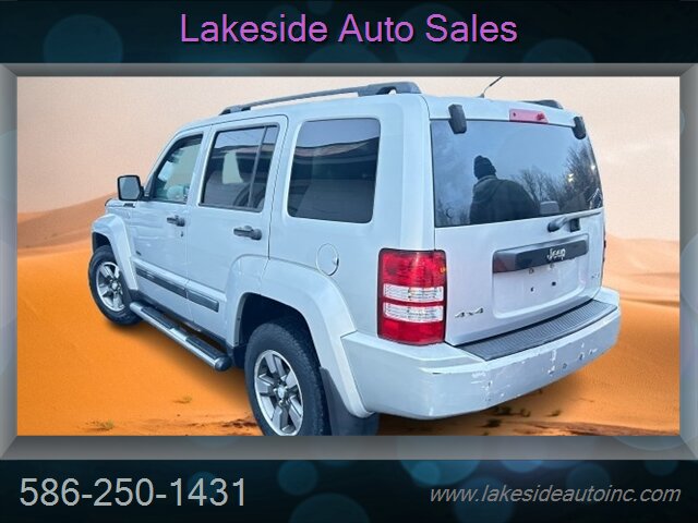 2010 Jeep Liberty Sport   - Photo 7 - Clinton Township, MI 48036