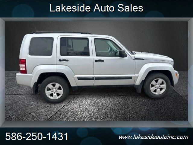 2010 Jeep Liberty Sport - Photo 6 - Clinton Township, MI 48036
