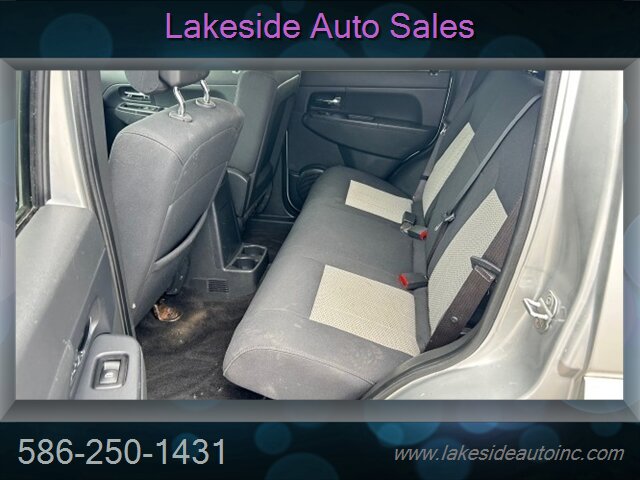 2010 Jeep Liberty Sport   - Photo 12 - Clinton Township, MI 48036