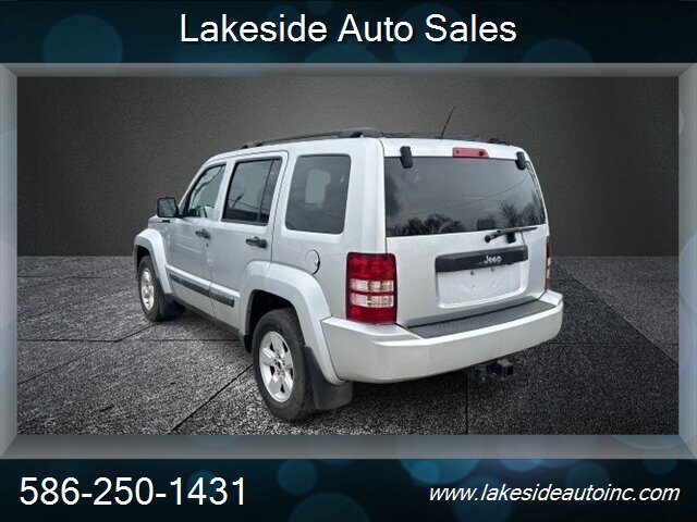 2010 Jeep Liberty Sport - Photo 9 - Clinton Township, MI 48036