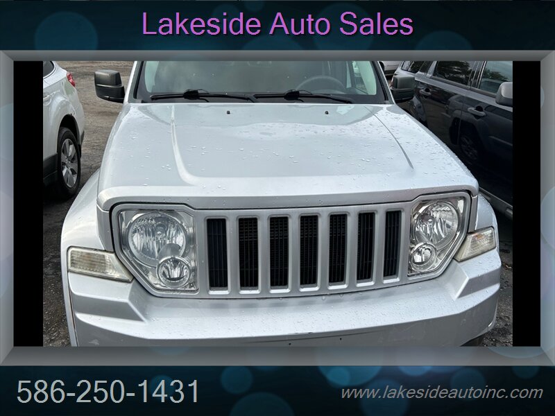 2010 Jeep Liberty Sport   - Photo 2 - Clinton Township, MI 48036