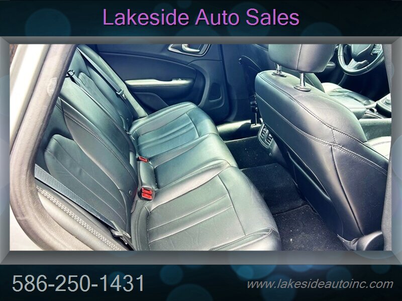 2015 Chrysler 200 C - Photo 8 - Clinton Township, MI 48036
