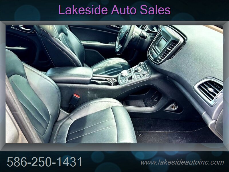 2015 Chrysler 200 C - Photo 7 - Clinton Township, MI 48036