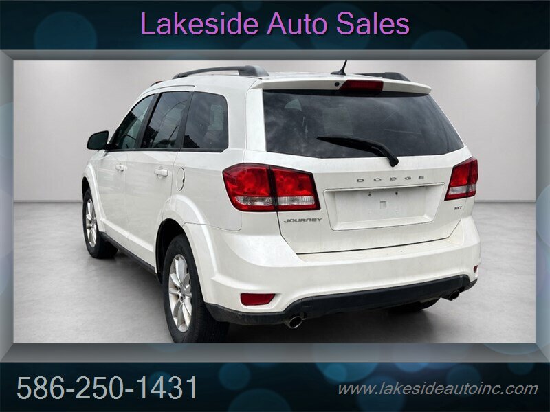 2013 Dodge Journey SXT - Photo 8 - Clinton Township, MI 48036