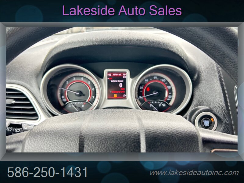 2013 Dodge Journey SXT - Photo 9 - Clinton Township, MI 48036