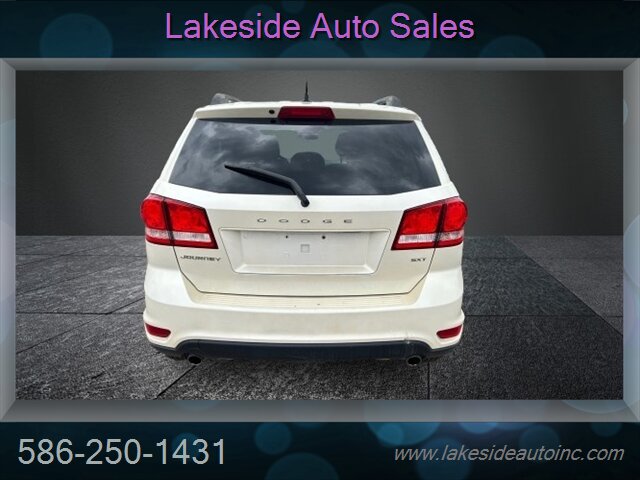 2013 Dodge Journey SXT - Photo 8 - Clinton Township, MI 48036