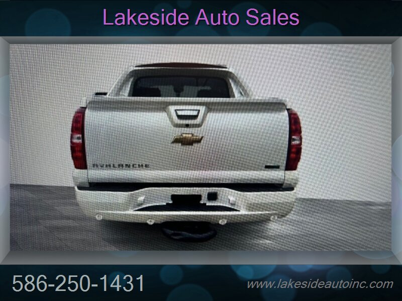 2011 Chevrolet Avalanche LTZ - Photo 5 - Clinton Township, MI 48036